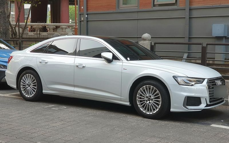 أودي A6 / Q7