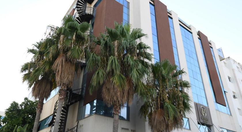 Business Hotel